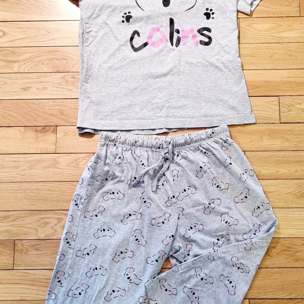 Gray Kids Pajamas Set with Cute Print